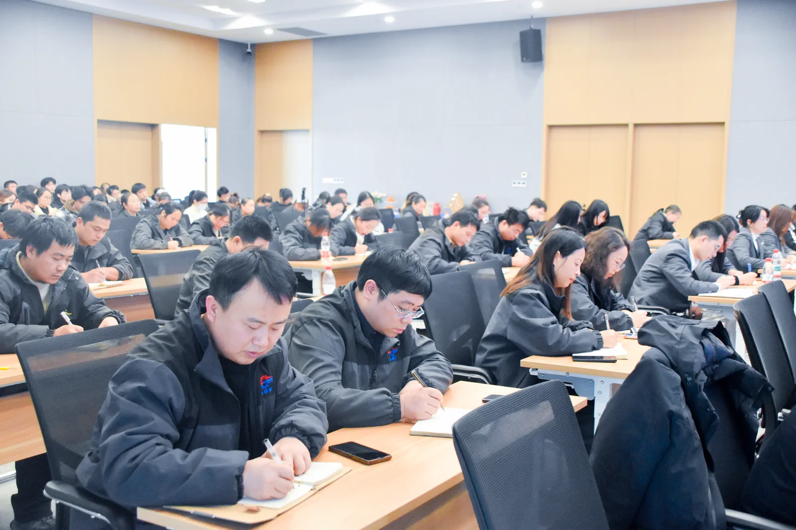 英翰尼员工活动与团队风采
